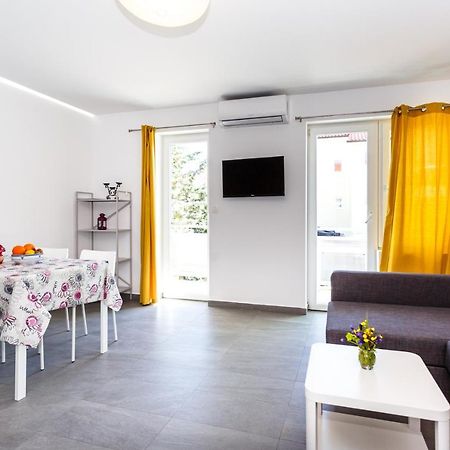 Golden Island Apartments Đảo Krk Ngoại thất bức ảnh